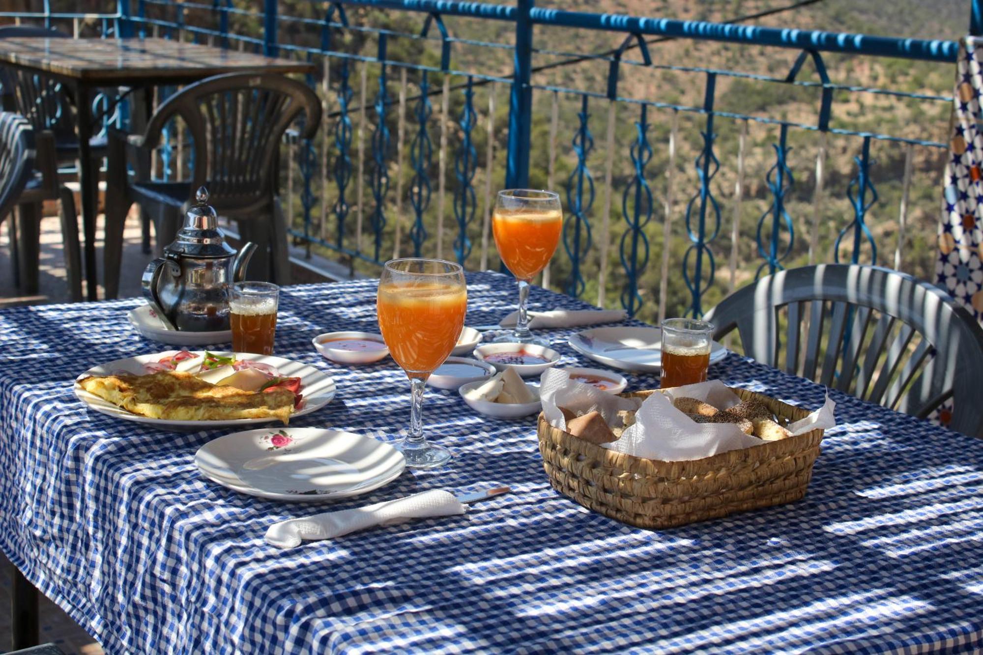 Auberge Les Montagnes Du Paradis Tagherat Anekrim Exterior foto