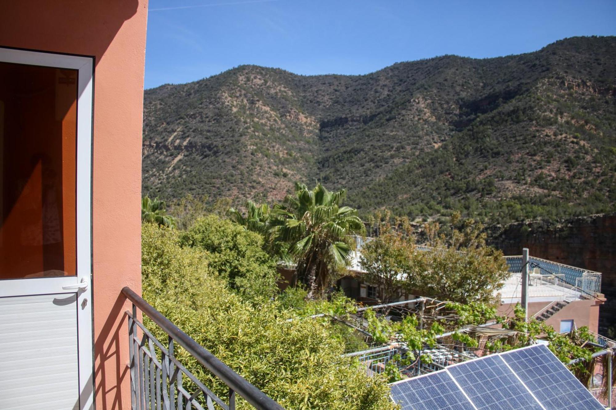 Auberge Les Montagnes Du Paradis Tagherat Anekrim Exterior foto
