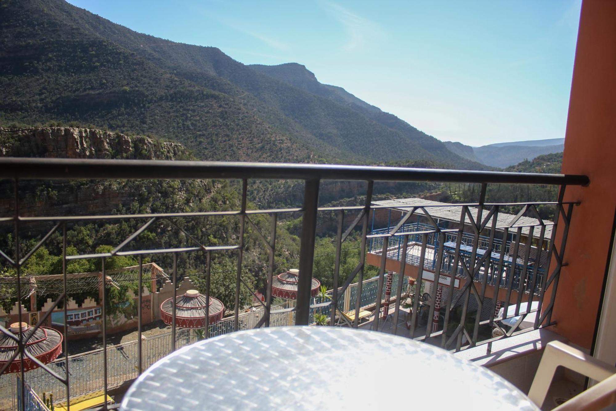 Auberge Les Montagnes Du Paradis Tagherat Anekrim Exterior foto
